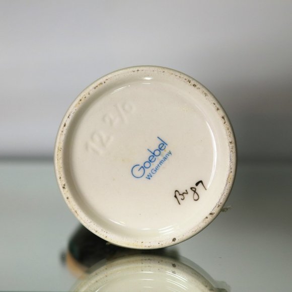 Goebel Hummel Figurine - Chimney Sweep Boy - TMK6 - Picture 6 of 7